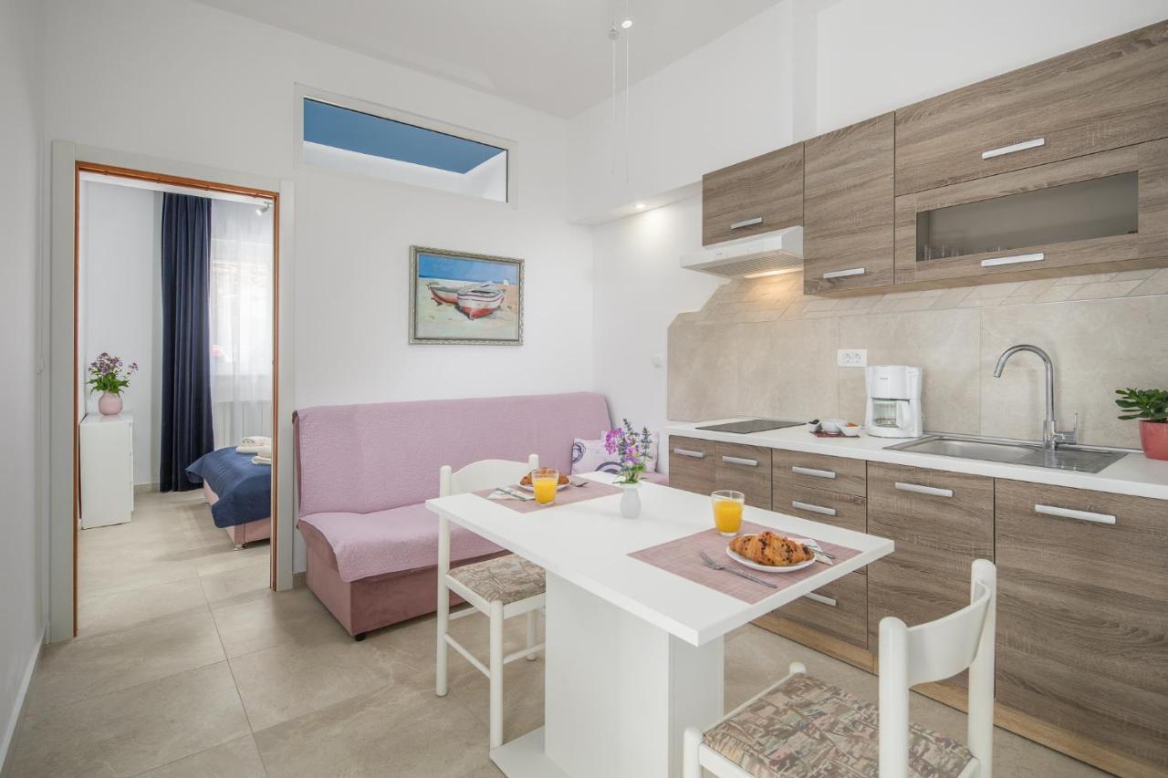 Apartments Villa Katana Πόρετς Εξωτερικό φωτογραφία