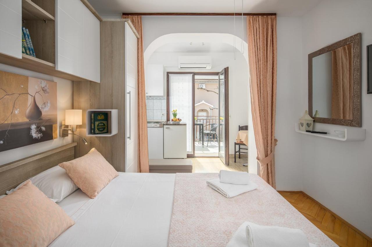 Apartments Villa Katana Πόρετς Εξωτερικό φωτογραφία