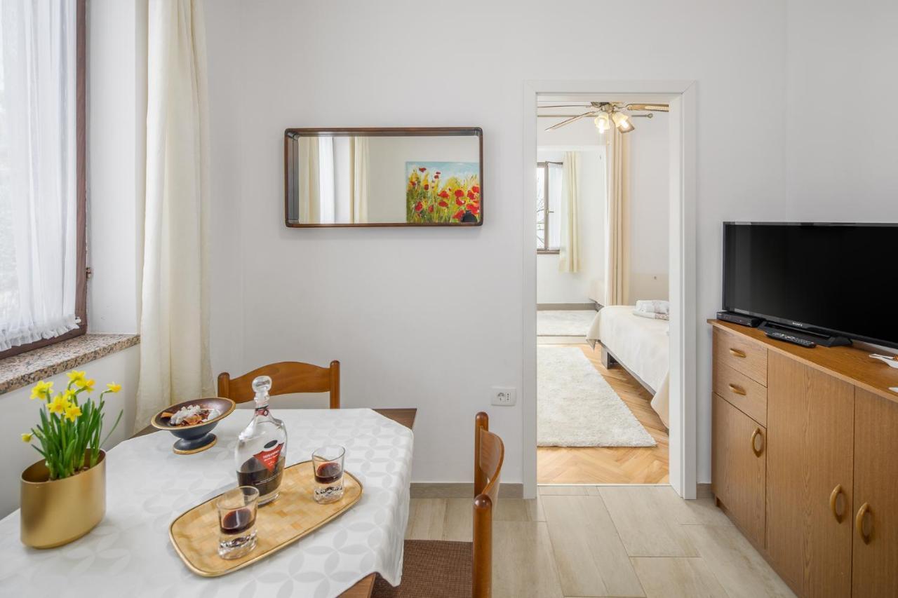 Apartments Villa Katana Πόρετς Εξωτερικό φωτογραφία