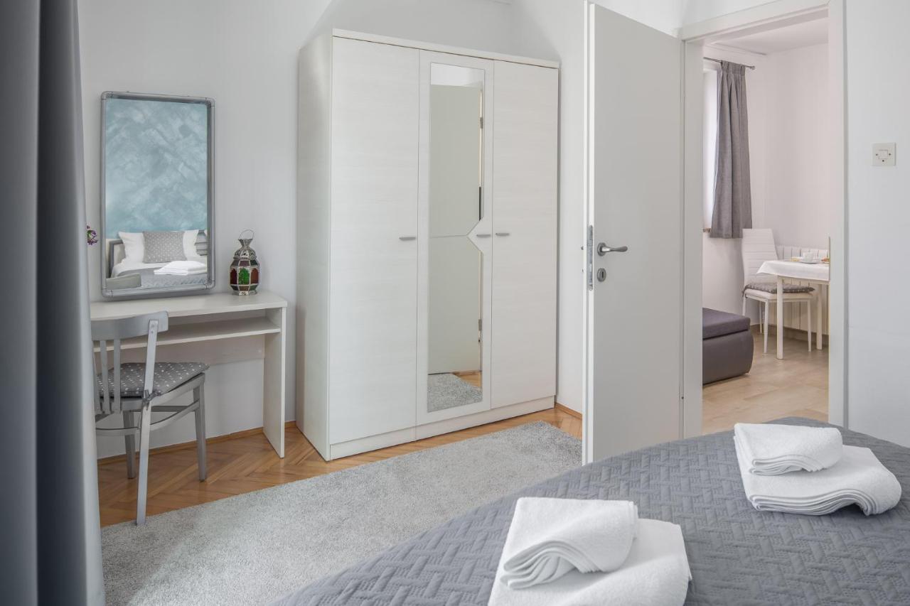 Apartments Villa Katana Πόρετς Εξωτερικό φωτογραφία