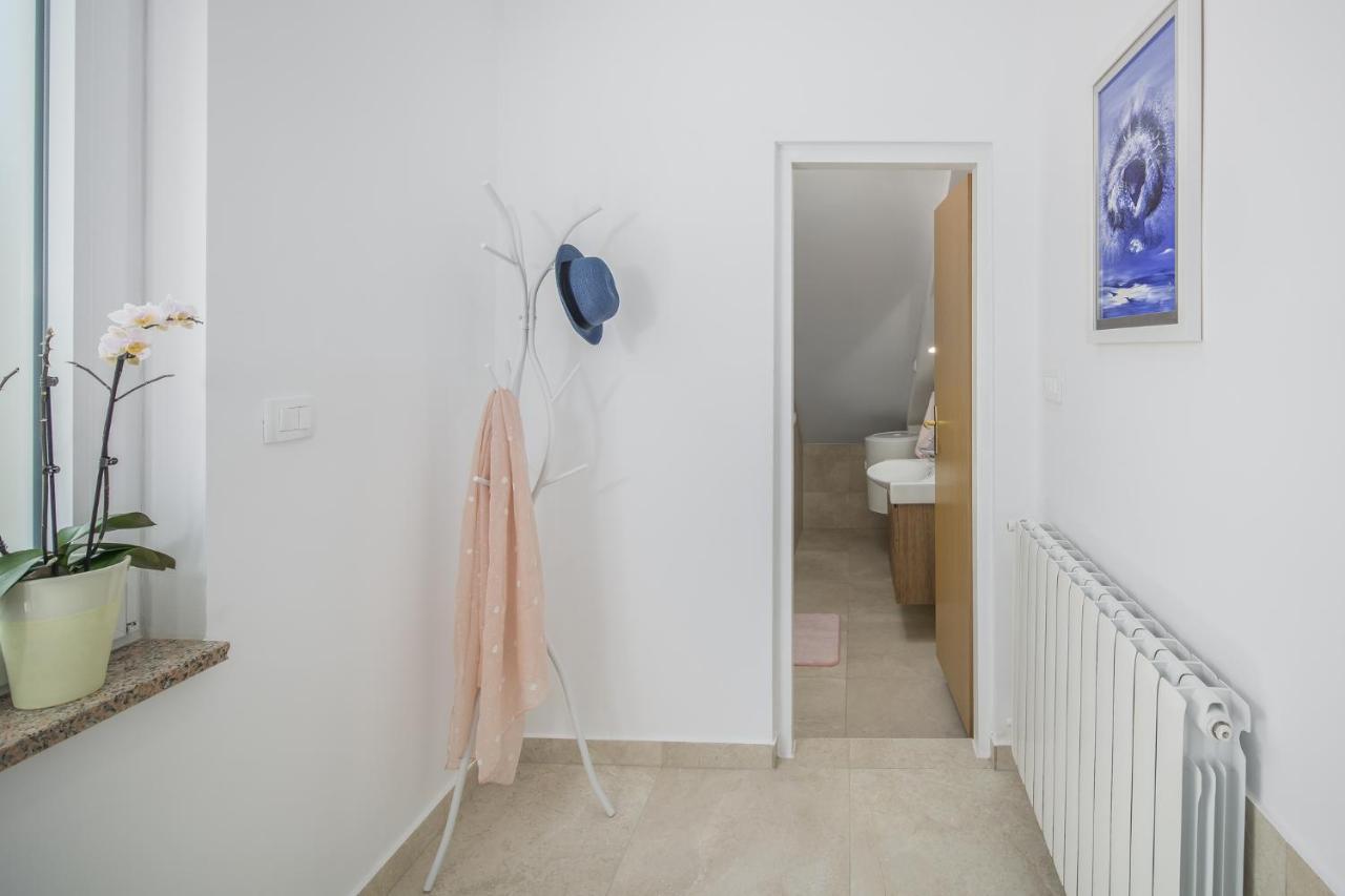 Apartments Villa Katana Πόρετς Εξωτερικό φωτογραφία