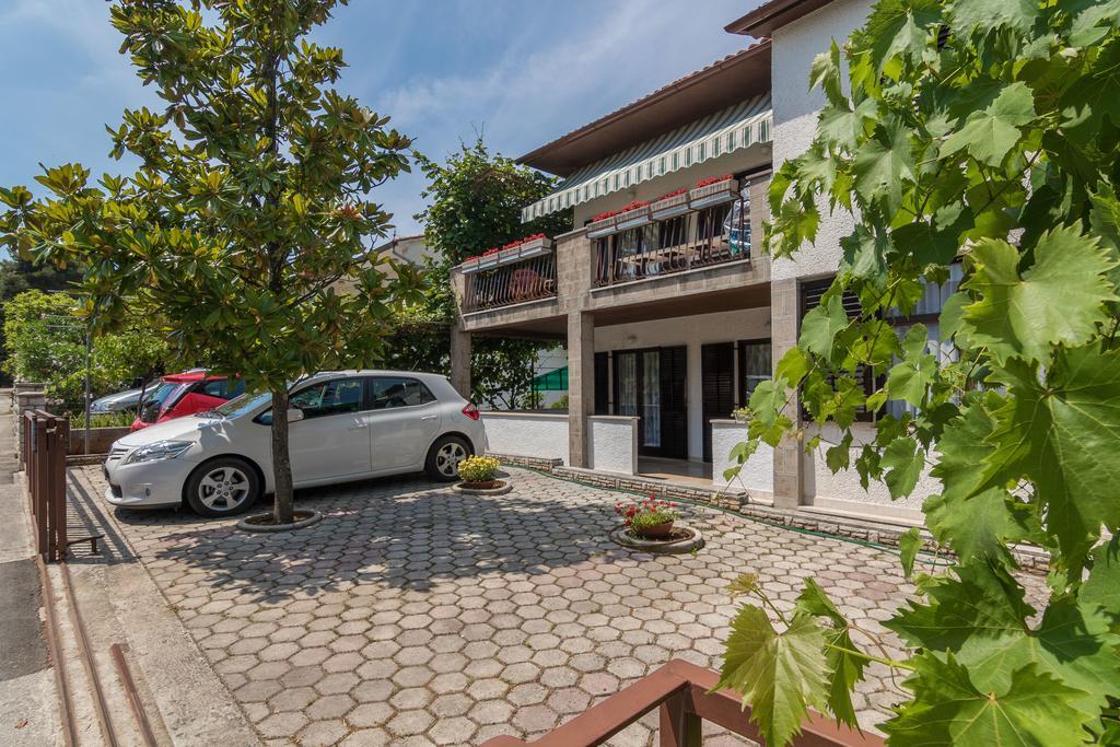 Apartments Villa Katana Πόρετς Εξωτερικό φωτογραφία