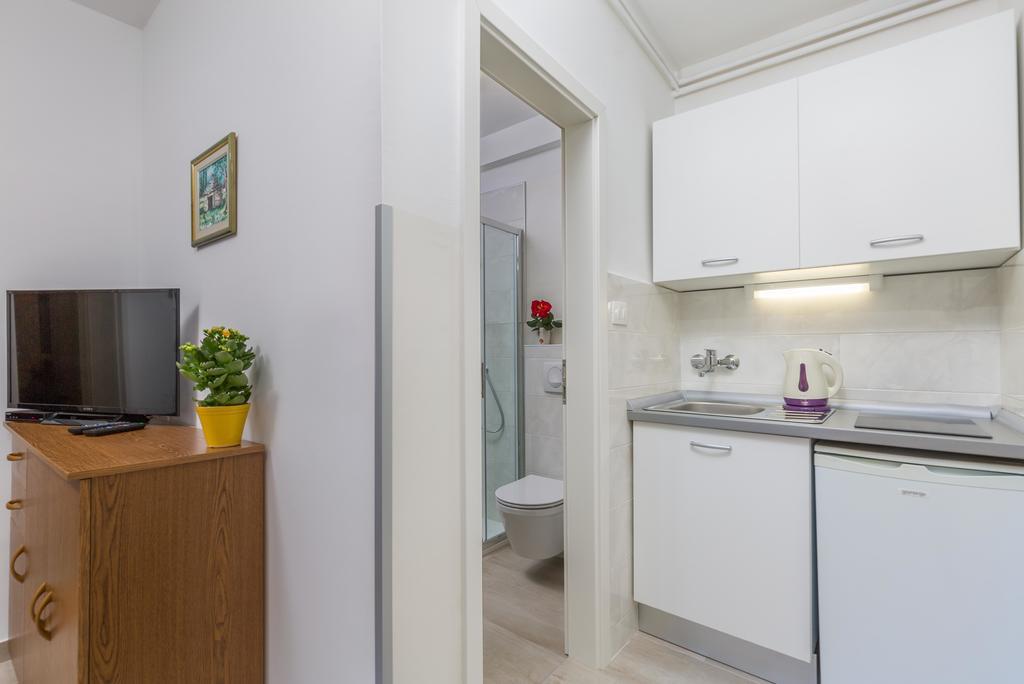 Apartments Villa Katana Πόρετς Εξωτερικό φωτογραφία