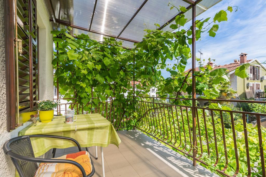 Apartments Villa Katana Πόρετς Εξωτερικό φωτογραφία